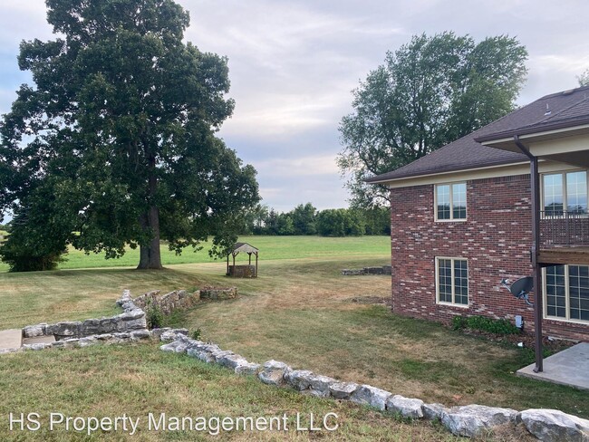 Building Photo - 4 br, 3.5 bath House - 864 S Madison
