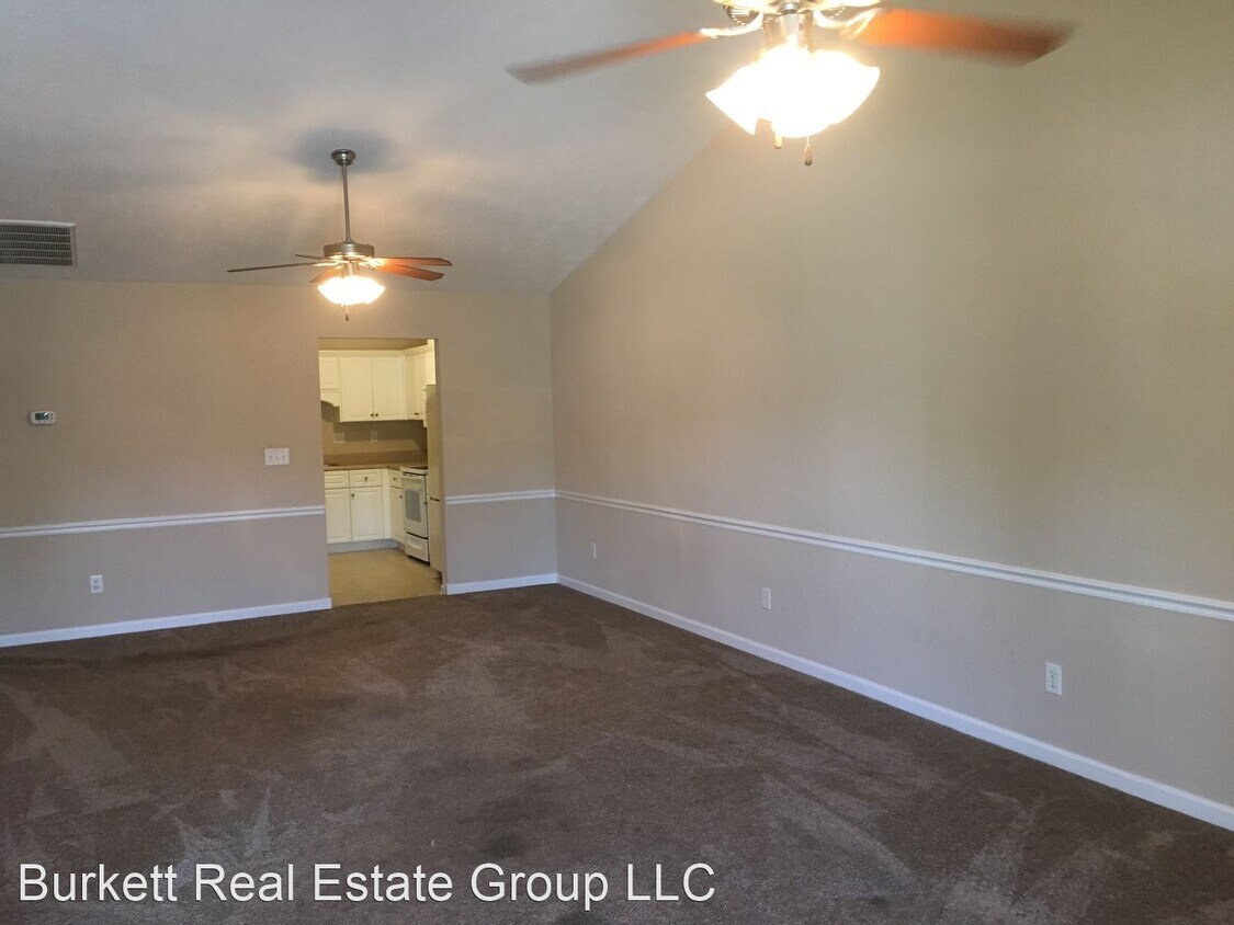 Foto del edificio - 3 br, 2 bath House - 641 Goodale Ln