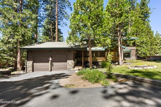 Building Photo - 445 Country Club Dr