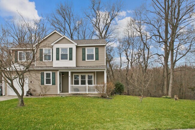 Foto del edificio - LAWN SERVICE IS INCLUDED WITH THIS PREMIUM...