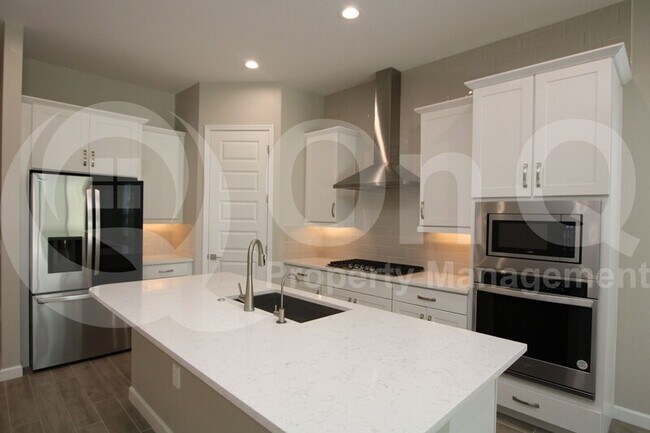 Foto del edificio - 5107 E Village Dr