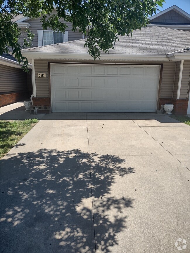 Western Manor Student Apartments for Rent Lincoln, NE 1 Rentals