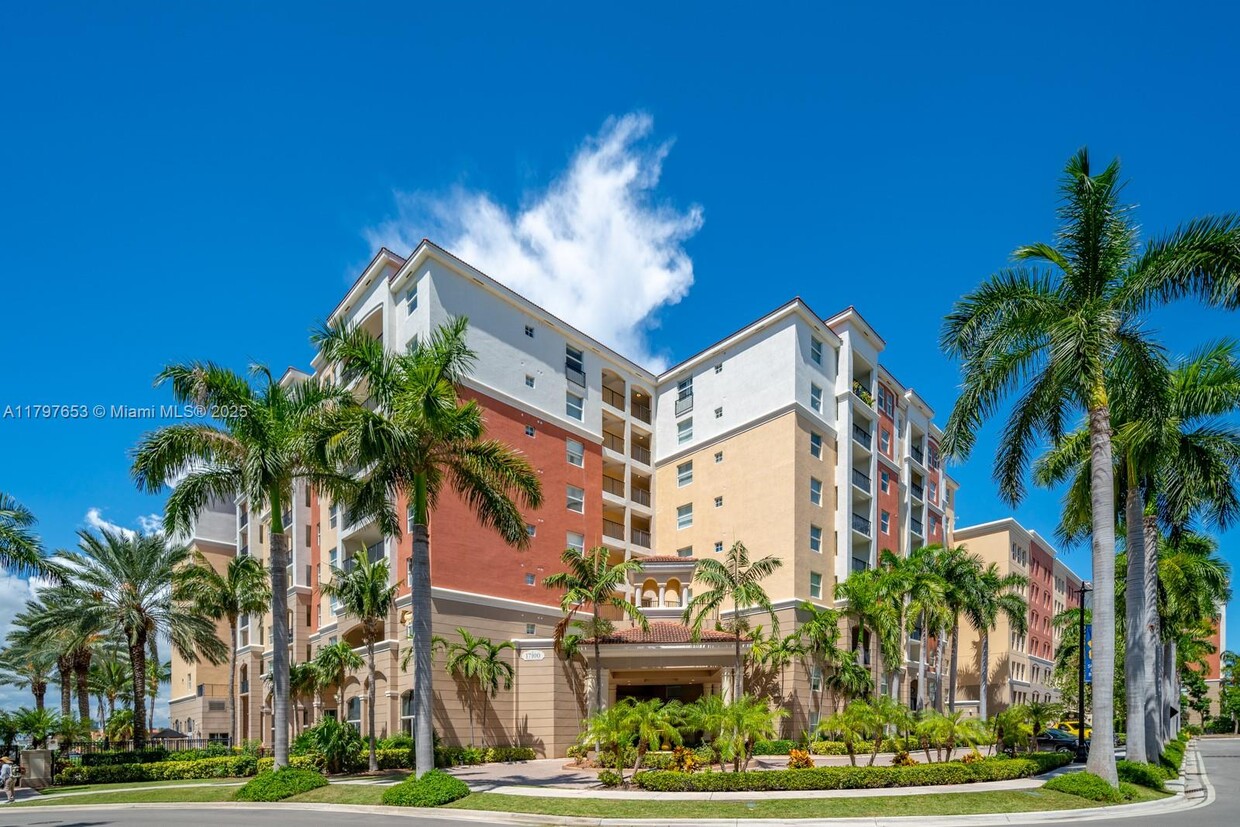 Foto principal - 17150 N Bay Rd