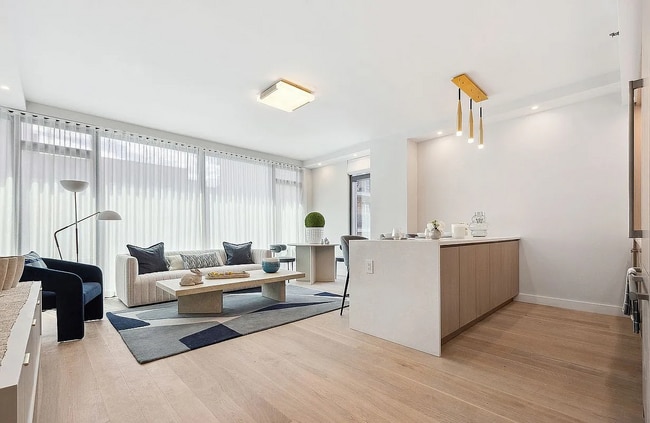 Foto del edificio - 38-20 Parsons Blvd