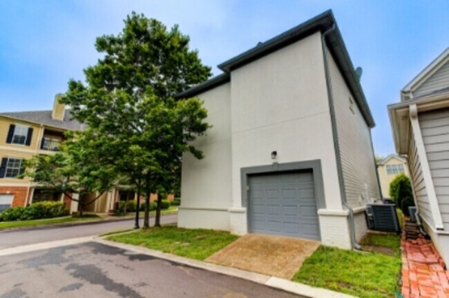 Foto del edificio - Nice 3 bedroom 2 bath home in the heart of Downtown Memphis - Open To Section 8