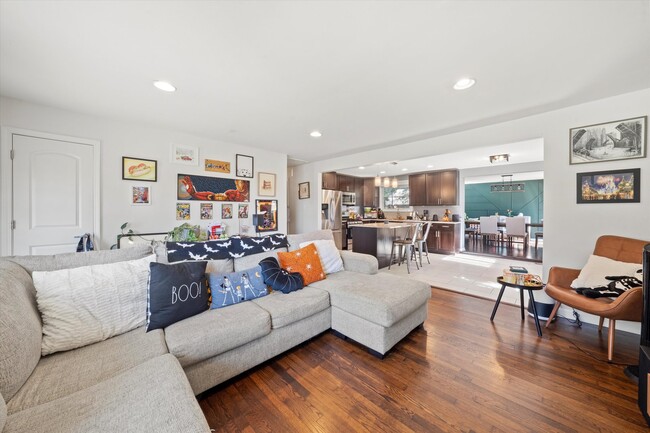 Foto del edificio - 13239 Forestview Ct