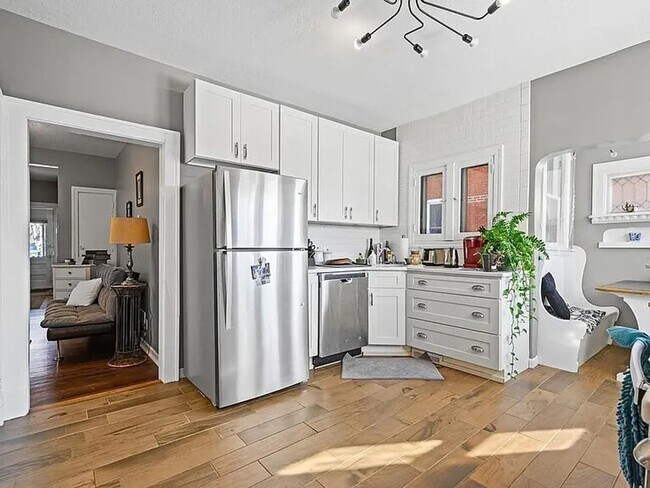 Foto del edificio - 2906 NE Tyler St