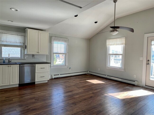 Foto del edificio - 523 E Walnut St