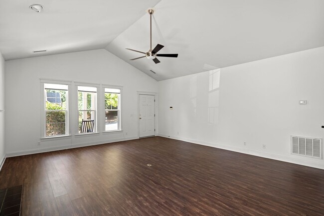 Building Photo - House in Biltmore Park!