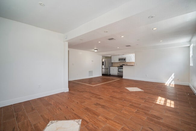 Building Photo - 2012 E Idlewild Ave