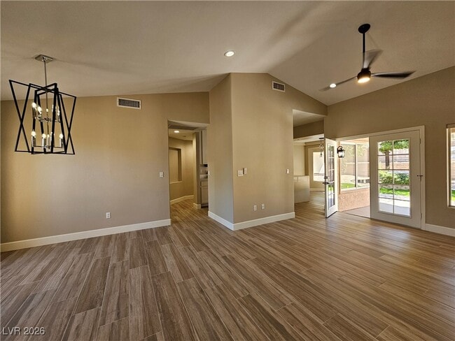 Foto del edificio - 3033 Isaac River Dr