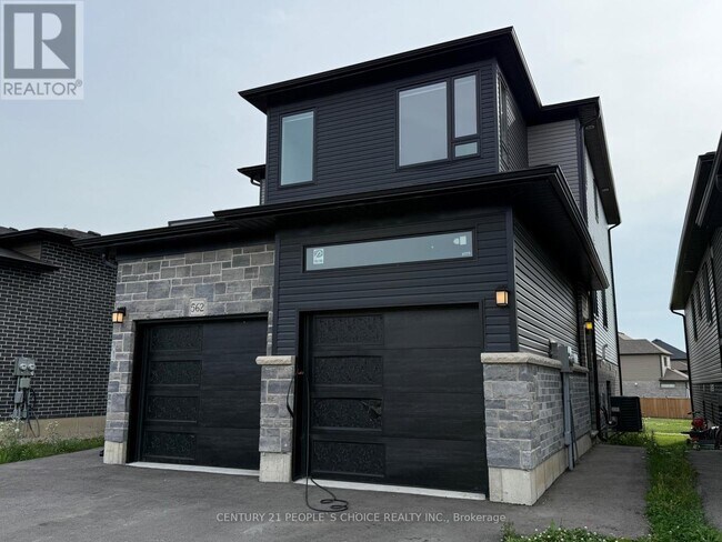 Building Photo - 562 Fairway Rd