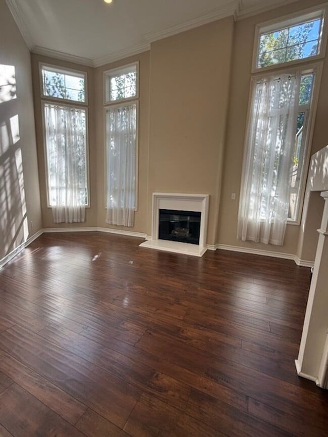 Foto del edificio - Condo in highly sought-after Vantage Commu...
