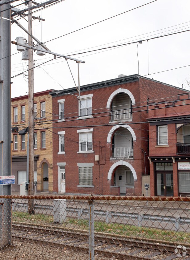 Building Photo - 2846 Broadway Ave