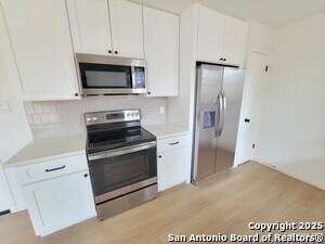 Foto del edificio - 9515 Valley Dale St