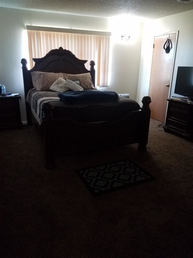 15120 E Adams Ave, Parlier, CA 93648 House for Rent in Parlier, CA