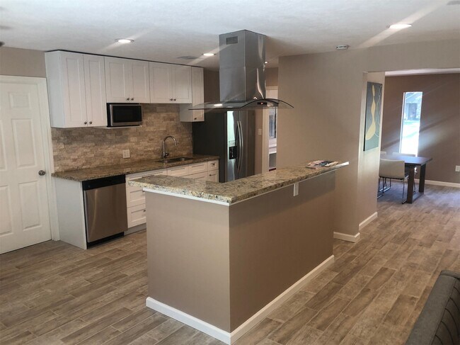 Building Photo - 25610 Spring Ridge Dr