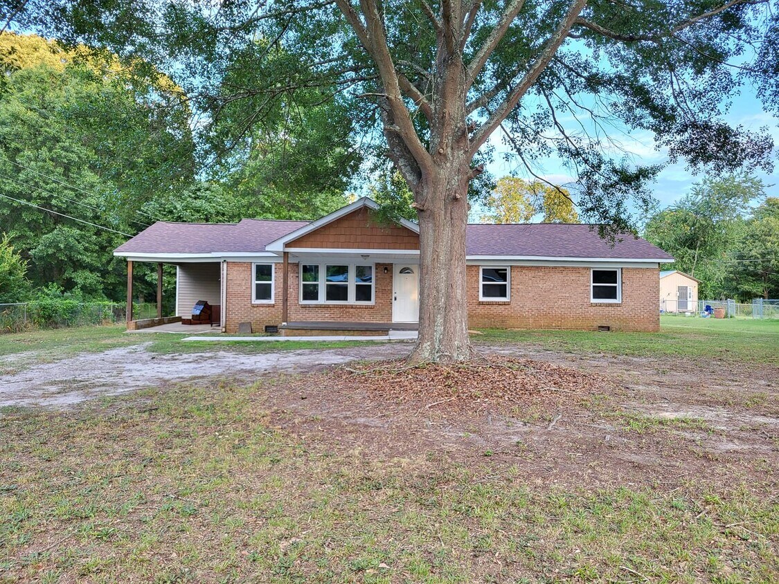 Primary Photo - 3 bedroom home in Iron Station