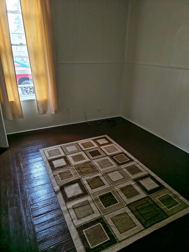 Foto del edificio - 1319 N Fayette St
