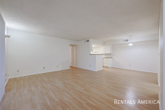 Foto del edificio - 4608 W Maryland Ave