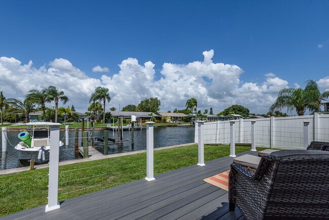 Building Photo - 1053 Apollo Beach Blvd