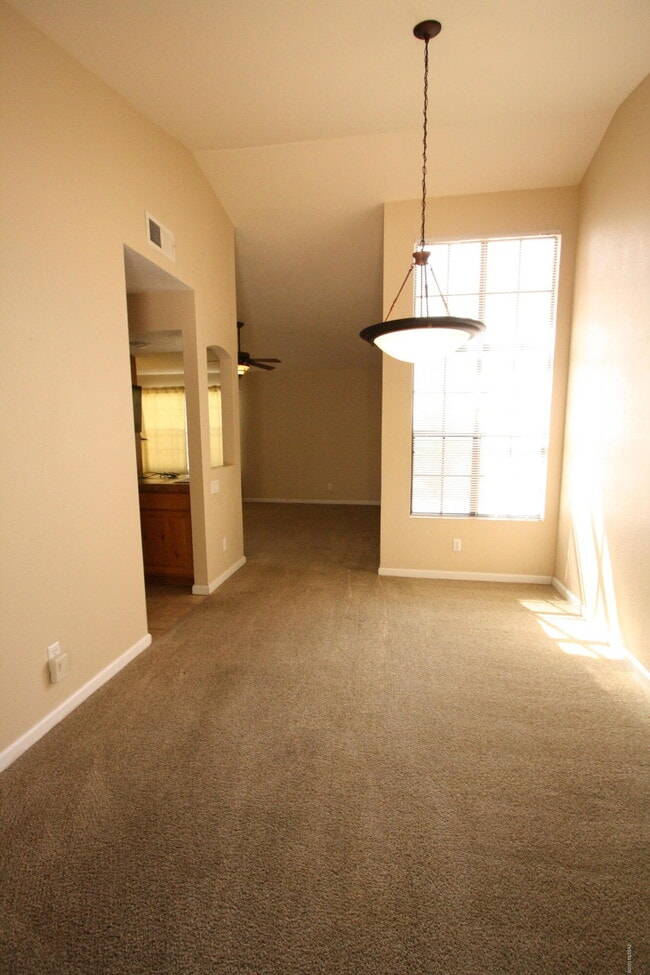Building Photo - 6445 N Tierra De Las Catalinas