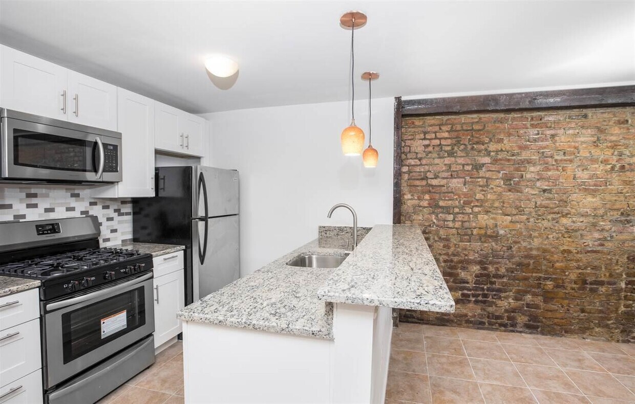 Primary Photo - 301.5 4th St