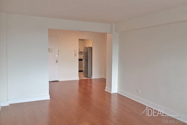 Building Photo - Large 3 bedroom in Heart of Canarsie