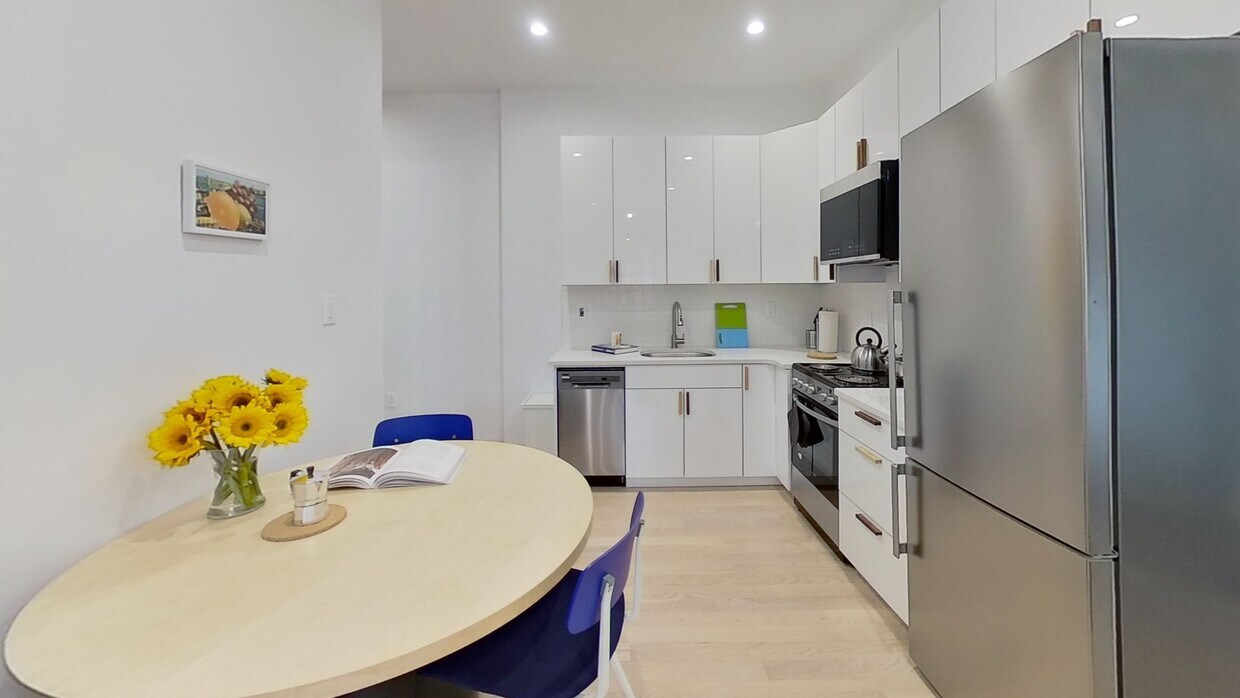 Photo - Room in Shared 4.0 bed/3 bath home