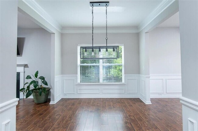 Foto del edificio - 310 Sugarberry Ln