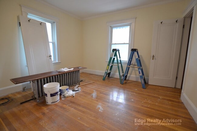 Building Photo - 65 N Crescent Circuit