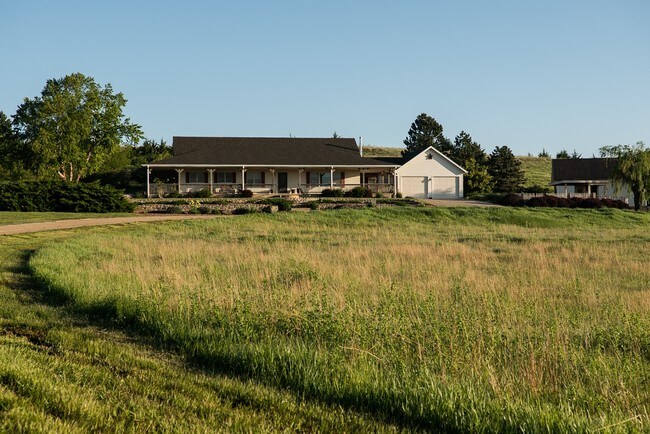 Foto del edificio - 241 Country Swing Ln