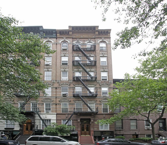 Foto del edificio - 320 E 81st St