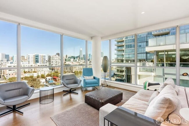 Building Photo - 718 Long Bridge St