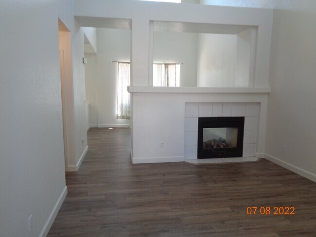 Building Photo - Great home!