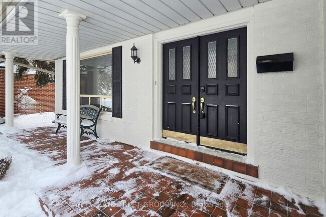 Photo du bâtiment - 37 Abbeywood Trail