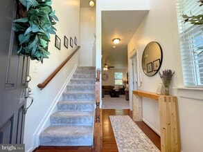 Building Photo - 519 Gate Dancer Ct