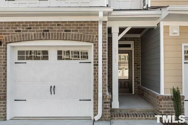 Foto del edificio - 1142 Lookout Ridge Rd