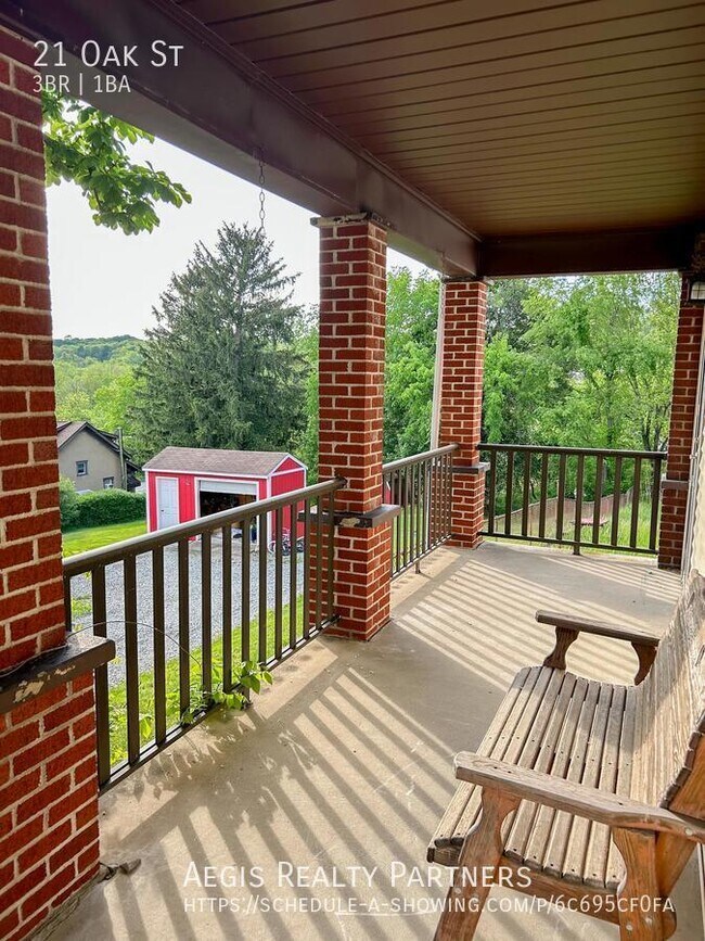 Foto del edificio - MANOR, PA SPACIOUS HOME (3 BED 1 BATH)