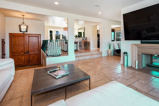 Building Photo - Spectacular View Home for Lease in Bel Air Knolls