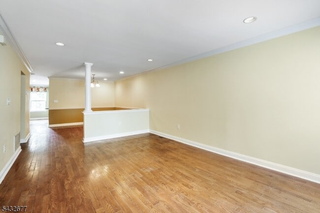 Building Photo - 8 Hopkinson Ct