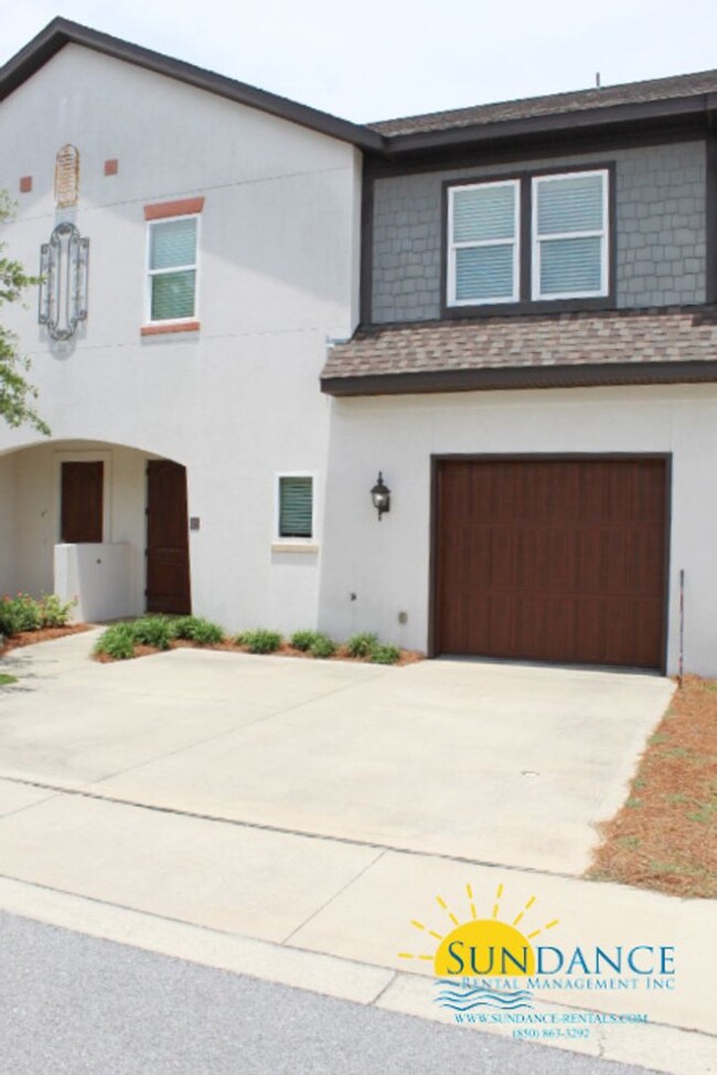 Foto del edificio - Destin Oaks Townhouse with Community Pool!