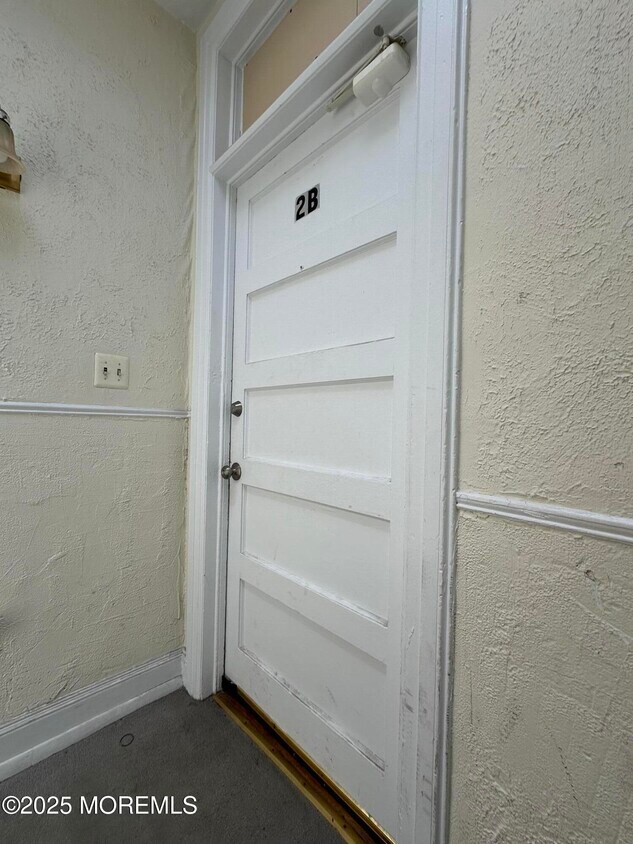 Primary Photo - 651 2nd Ave