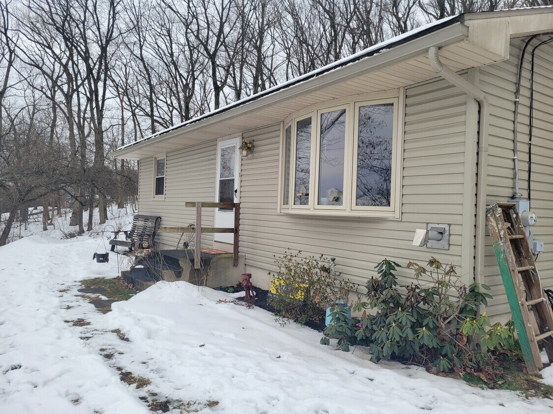 727 Bootleg Rd, Bernville, PA 19506 House Rental in Bernville, PA