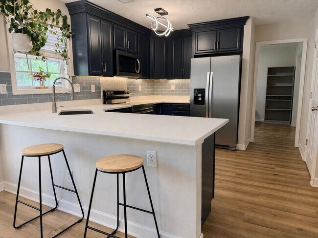 Foto del edificio - 520 Skyview Ln