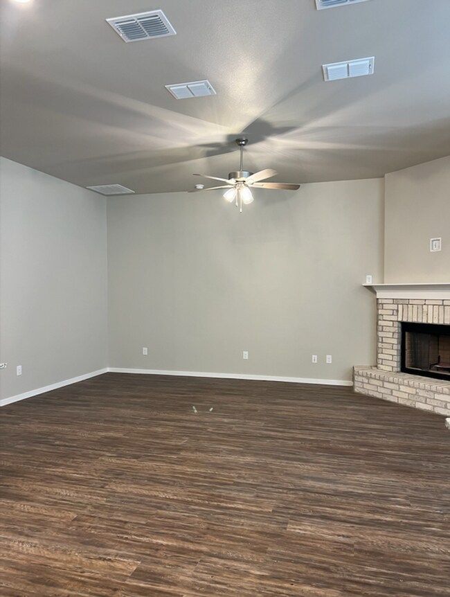 Building Photo - Beautiful 4 Bedroom Home Available 6/15/24