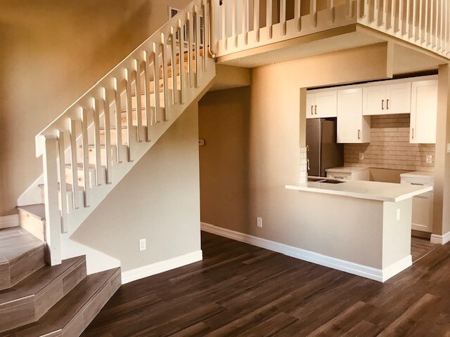 Foto del edificio - 8439 Sands Point Dr