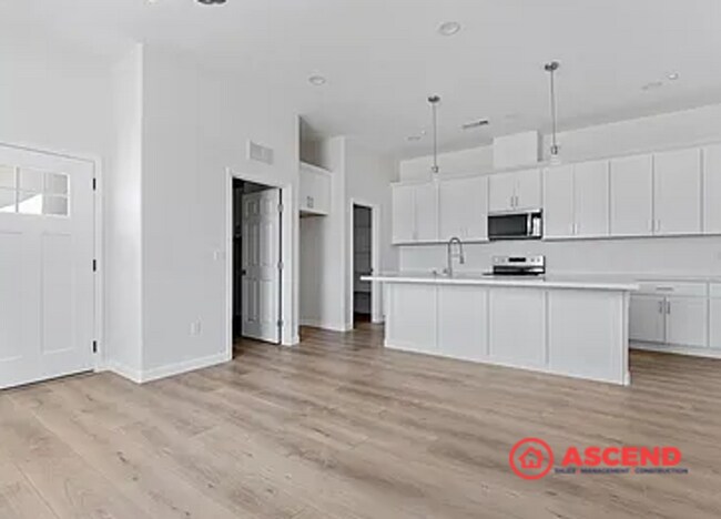 Building Photo - Brand New Home In Tehachapi!