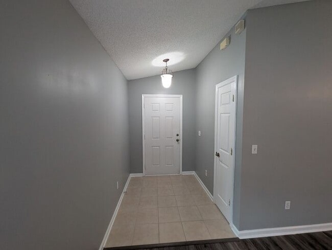 Foto del edificio - 712 N Edenbridge Way