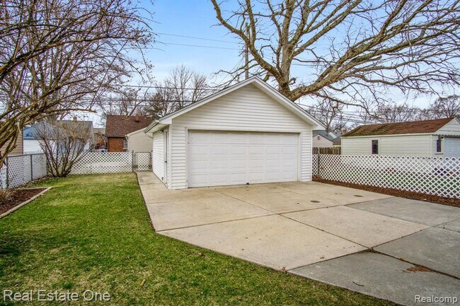 Foto del edificio - 23128 Olmstead St